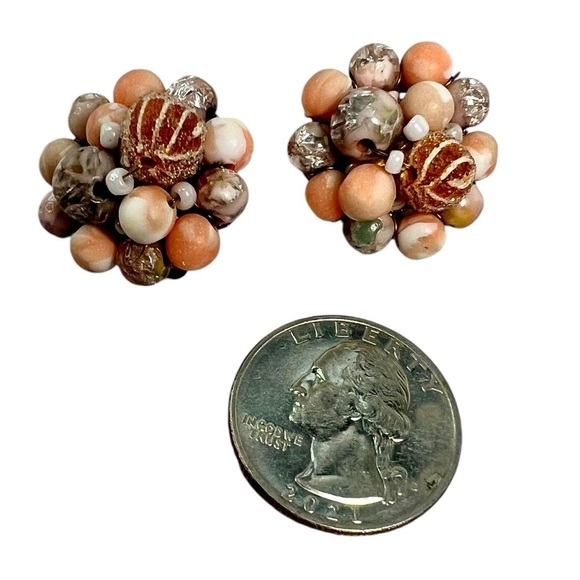 Vintage Beaded Cluster Clip On Earrings Pink Peach Cream Retro Made In Japan - Picture 5 of 6